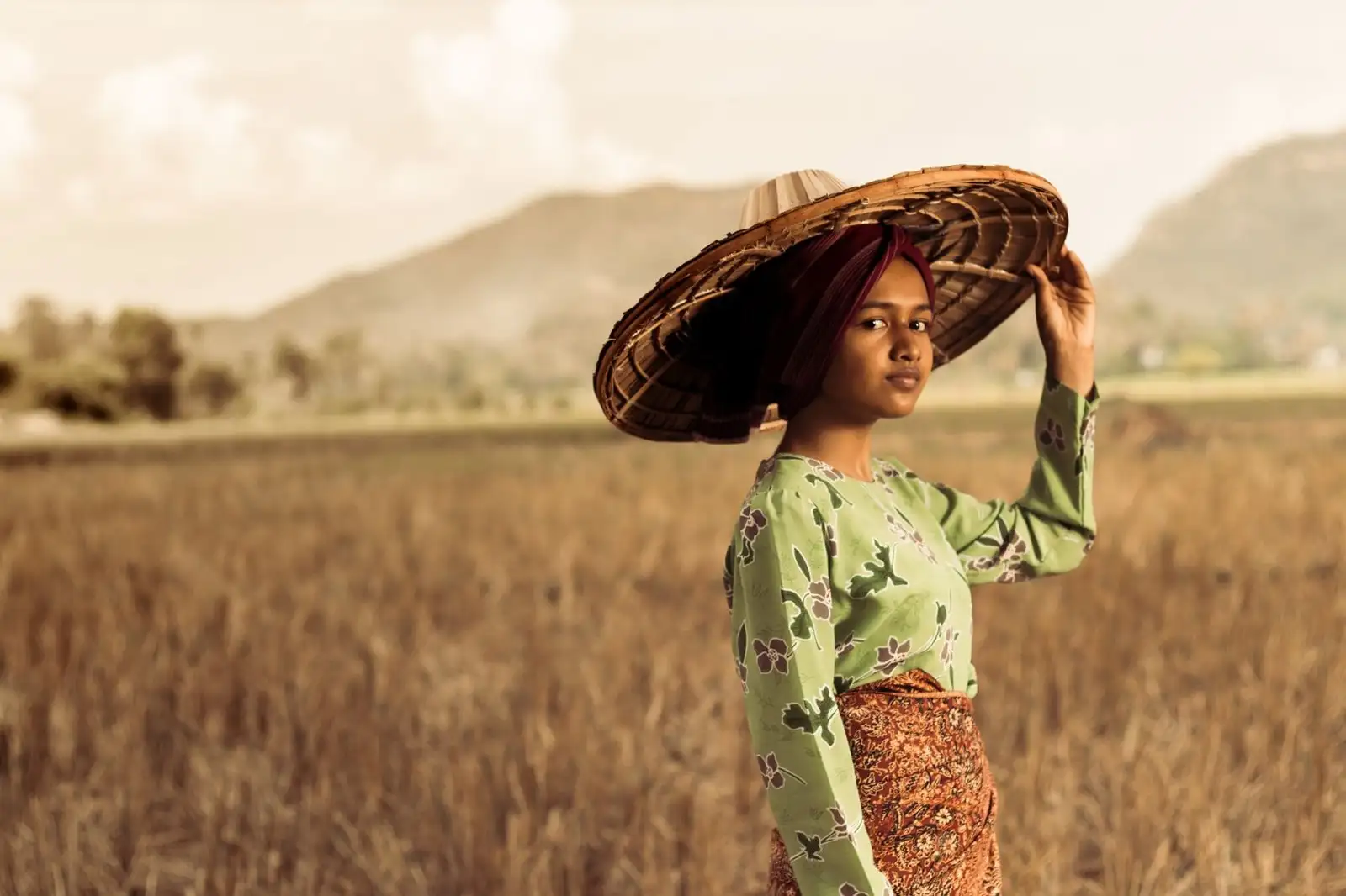 Perempuan Indonesia merawat kulit dengan rangkaian botani SEKAR